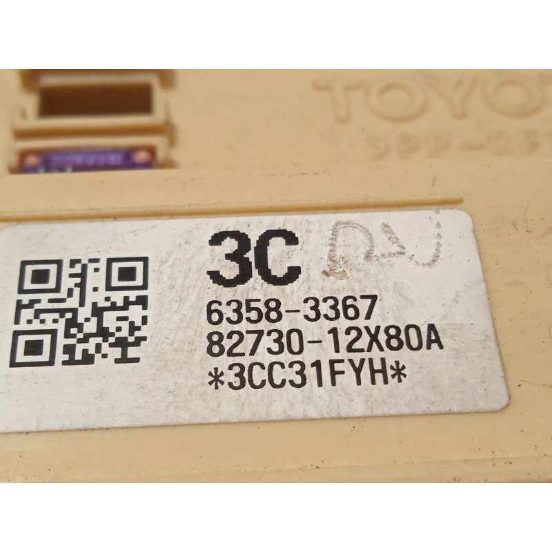 Recambio de caja reles / fusibles para toyota auris 1.8 16v (híbrido) referencia OEM IAM 8273012X80A  