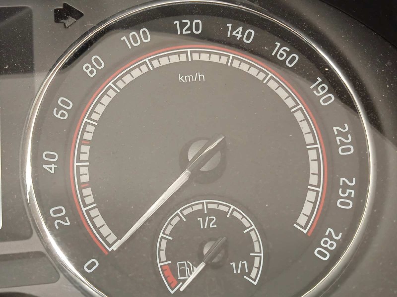 Recambio de cuadro instrumentos para skoda octavia combi (5e5) rs referencia OEM IAM 5E0920757E  