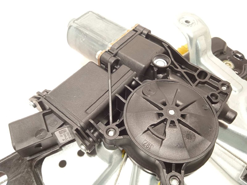 Recambio de elevalunas delantero derecho para opel zafira tourer 2.0 cdti cat referencia OEM IAM 13260138  