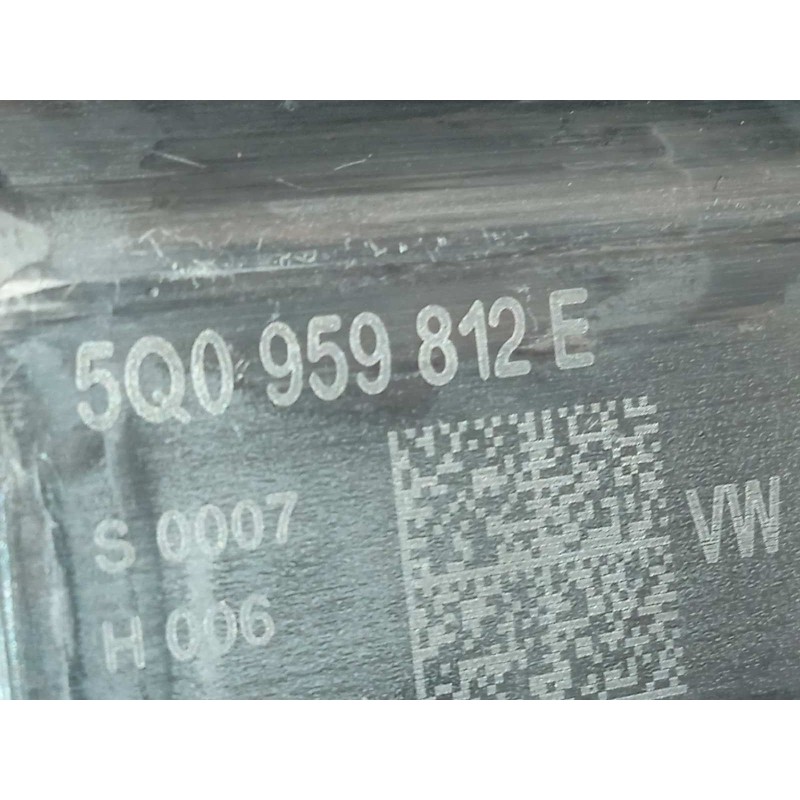 Recambio de elevalunas trasero derecho para skoda octavia combi (5e5) rs referencia OEM IAM 5E0839462  5Q0959812E