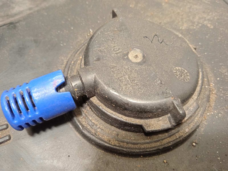 Recambio de deposito aditivo fap adblue para volkswagen tiguan (5n2) t1 bluemotion referencia OEM IAM 5N0131877A  