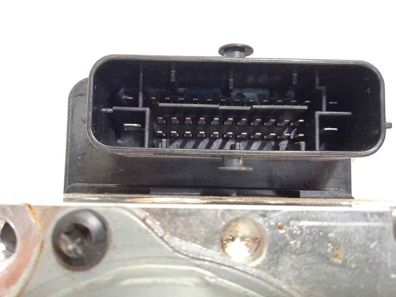 Recambio de abs para kia stonic (ybcuv) drive referencia OEM IAM 58920H8250 BE6003V107 MGH85ADBH6013V103
