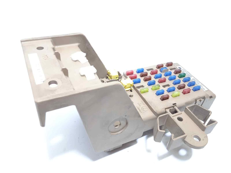 Recambio de caja reles / fusibles para subaru forester s12 2.0 diesel cat referencia OEM IAM 82201FG010  