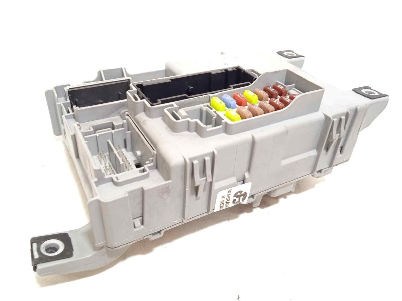 Recambio de caja reles / fusibles para opel combo d 1.3 16v cdti referencia OEM IAM 519756240  51975624
