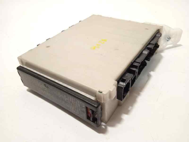 Recambio de caja reles / fusibles para toyota c-hr referencia OEM IAM 82730F4010  82730F4010B