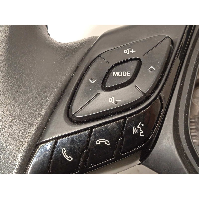 Recambio de volante para toyota c-hr referencia OEM IAM 45100F4110C0  84250F4090C0