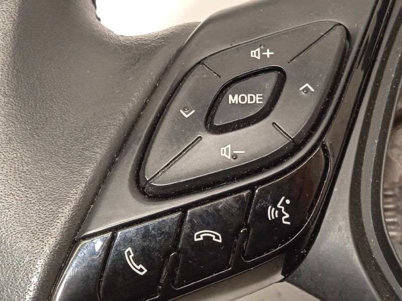 Recambio de volante para toyota c-hr referencia OEM IAM 45100F4110C0  84250F4090C0