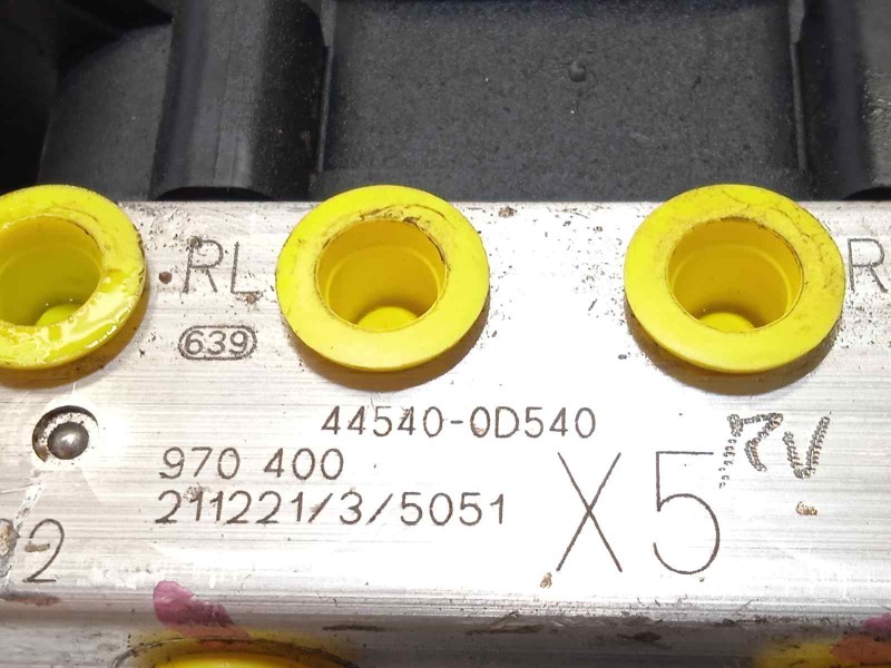 Recambio de abs para toyota yaris (ksp211 active referencia OEM IAM 445400D540 3330A20009 970400
