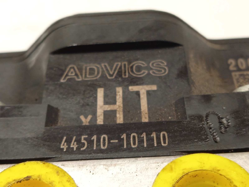 Recambio de abs para toyota c-hr referencia OEM IAM 4451010110 11304041570 8954110050