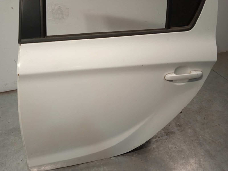 Recambio de puerta trasera izquierda para hyundai i20 comfort referencia OEM IAM 770034P000  