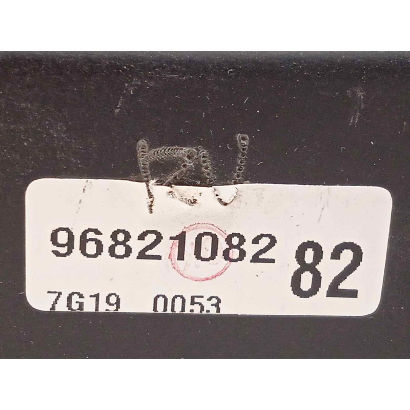 Recambio de caja reles / fusibles para chevrolet captiva 2.0 vcdi lt referencia OEM IAM 96821082  