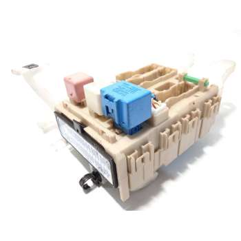 CAJA RELES / FUSIBLES 8273002J70A 