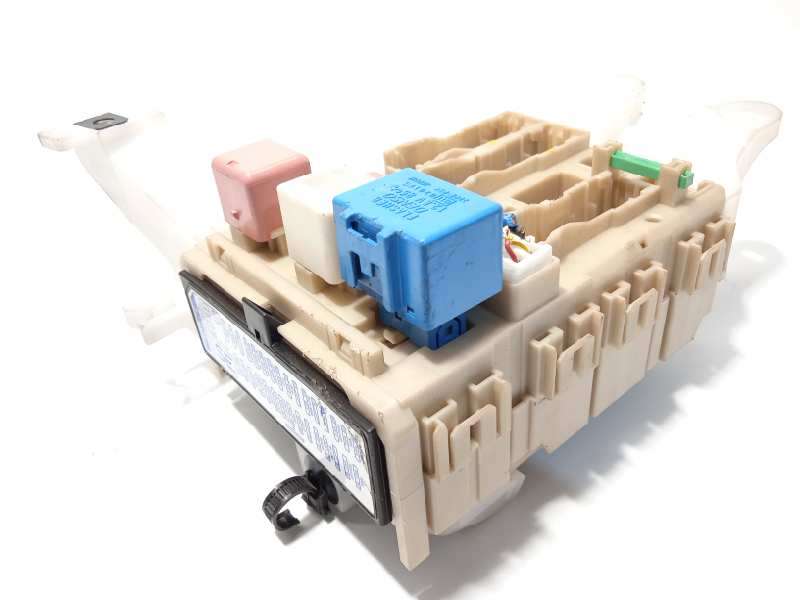 CAJA RELES / FUSIBLES 8273002J70A 