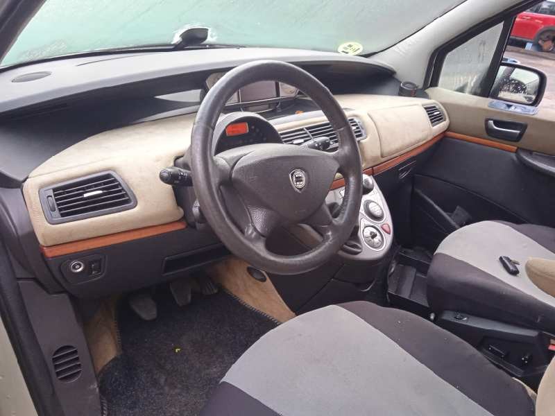 lancia phedra (180) del año 2006