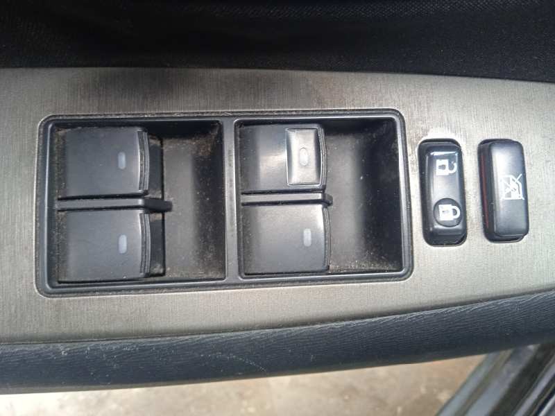 toyota avensis cross sport (t27) del año 2009