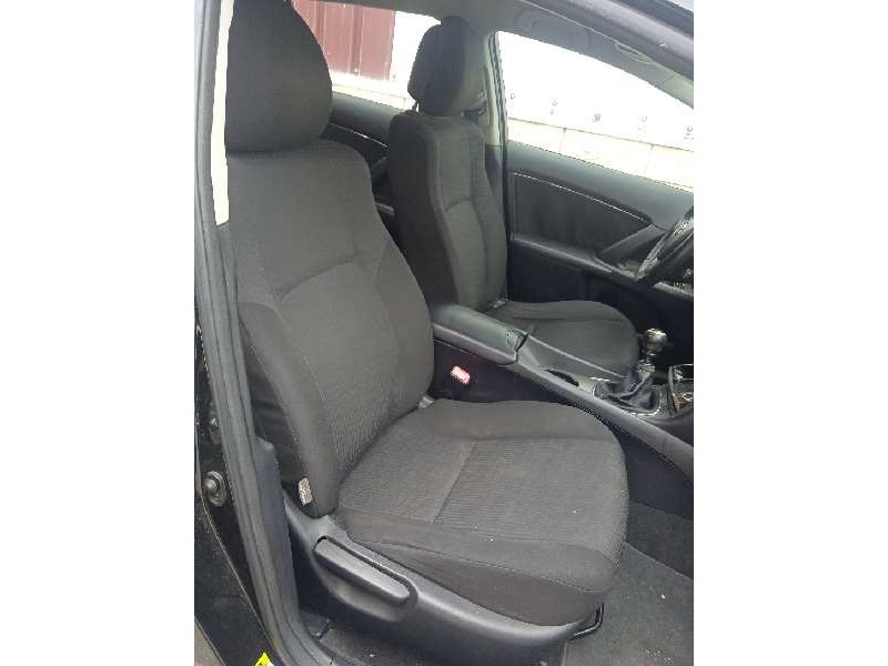 toyota avensis cross sport (t27) del año 2009