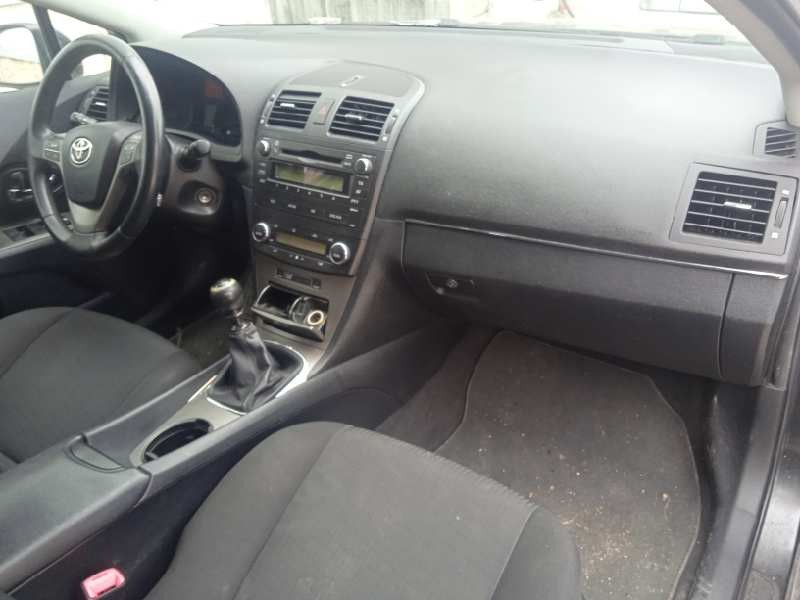 toyota avensis cross sport (t27) del año 2009