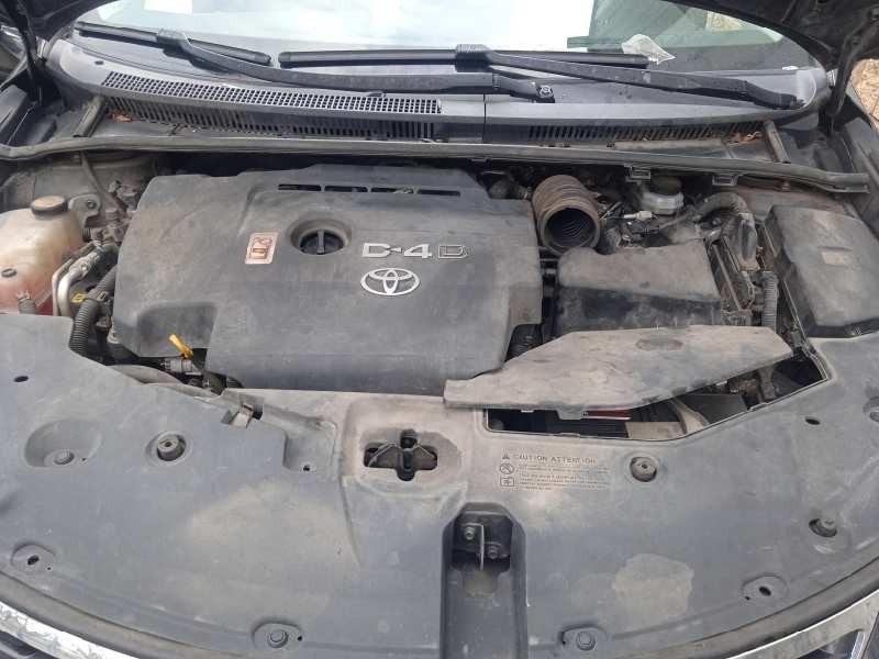 toyota avensis cross sport (t27) del año 2009