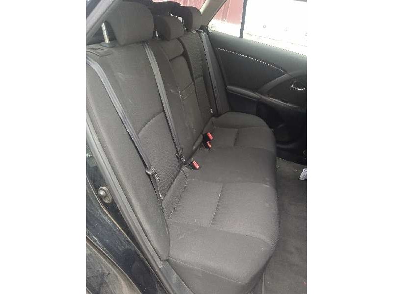 toyota avensis cross sport (t27) del año 2009