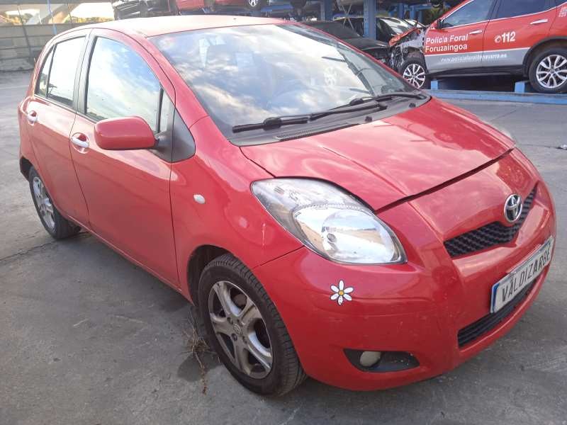 toyota yaris del año 2010