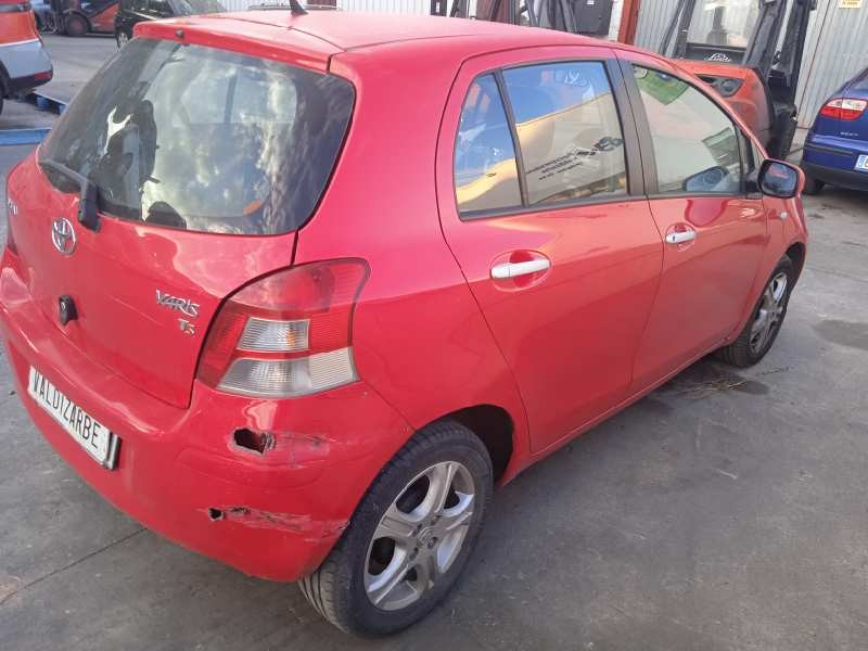 toyota yaris del año 2010