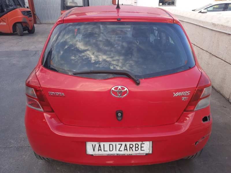 toyota yaris del año 2010