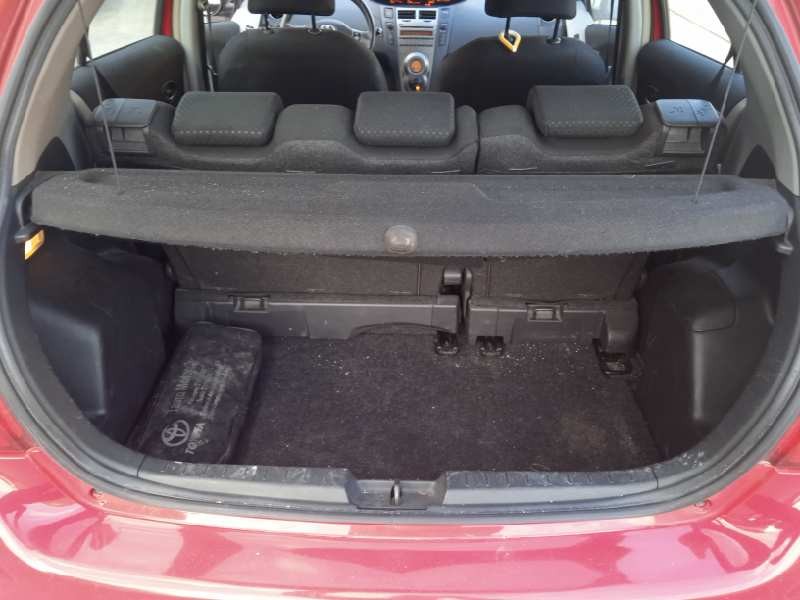 toyota yaris del año 2010