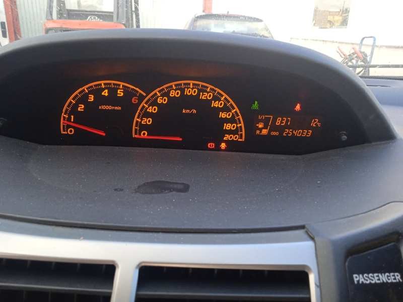 toyota yaris del año 2010