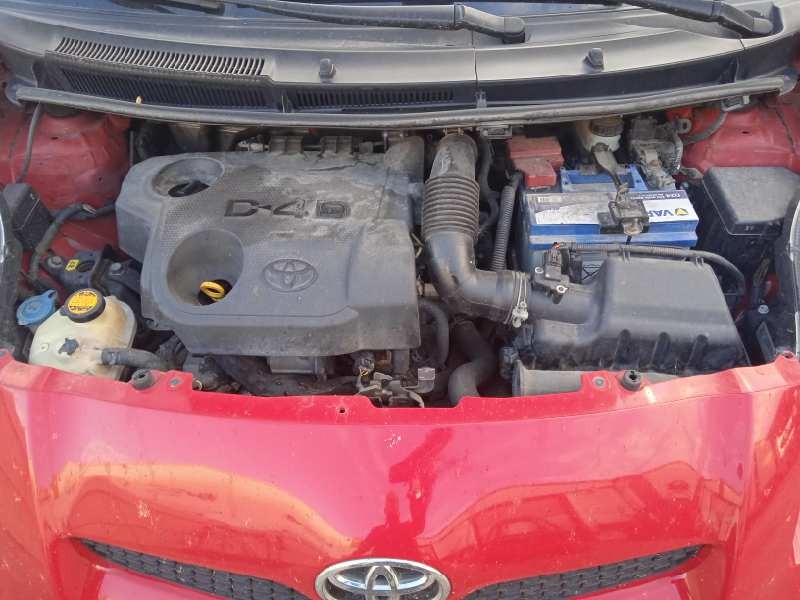 toyota yaris del año 2010