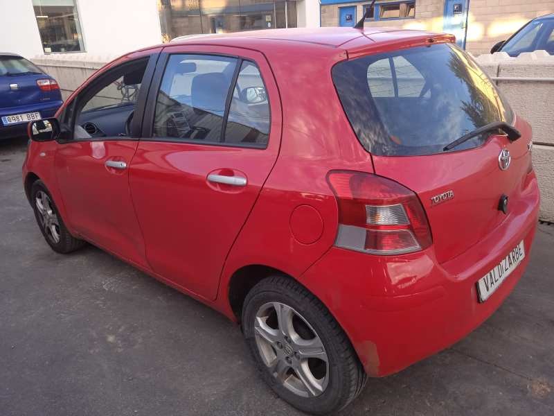 toyota yaris del año 2010
