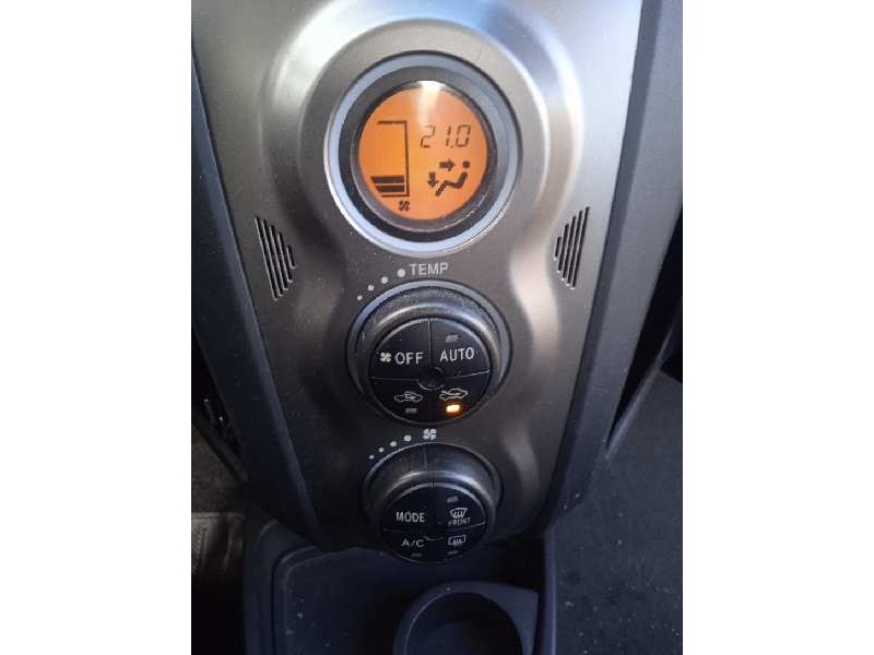 toyota yaris del año 2010