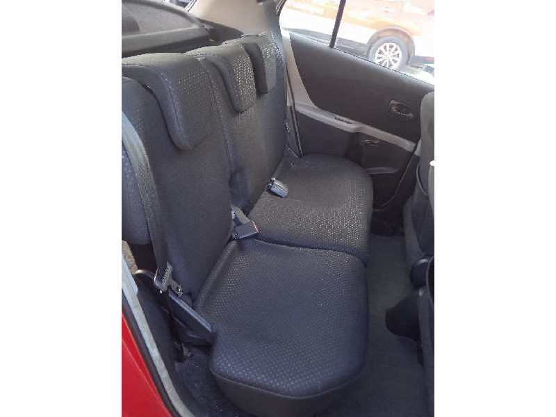 toyota yaris del año 2010