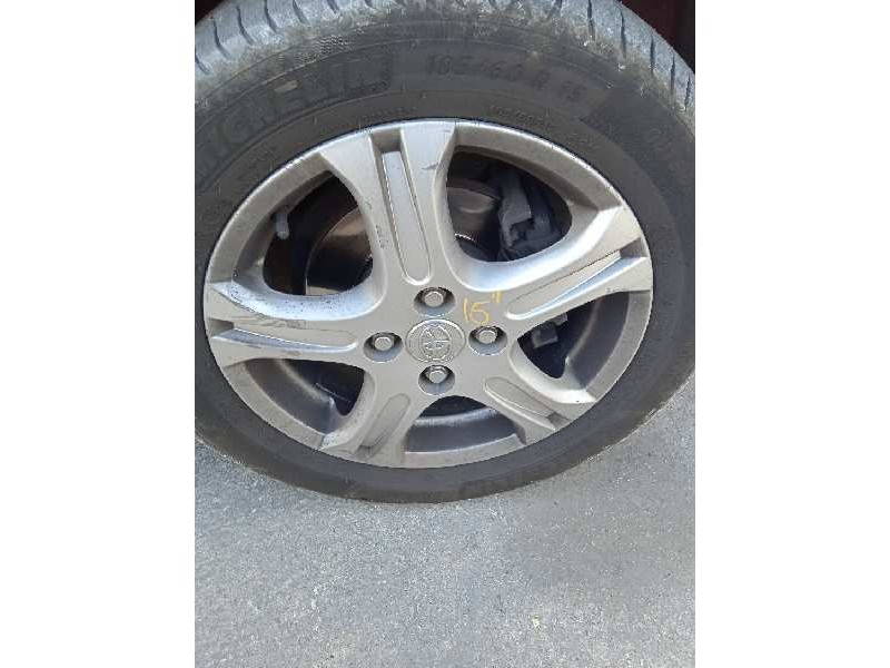 toyota yaris del año 2010