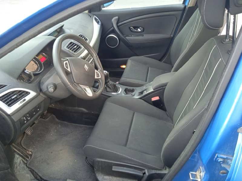 renault megane iii berlina 5 p del año 2012