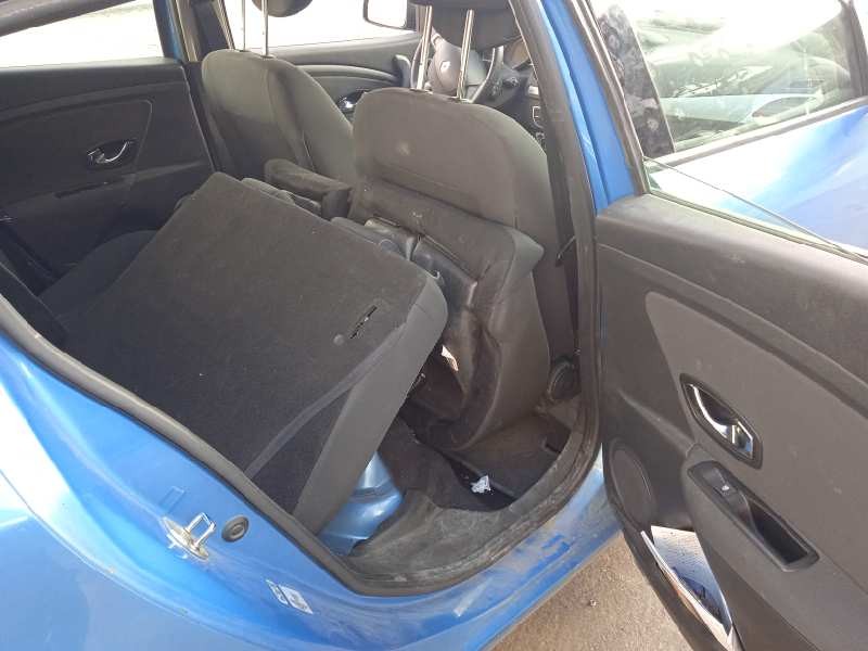 renault megane iii berlina 5 p del año 2012