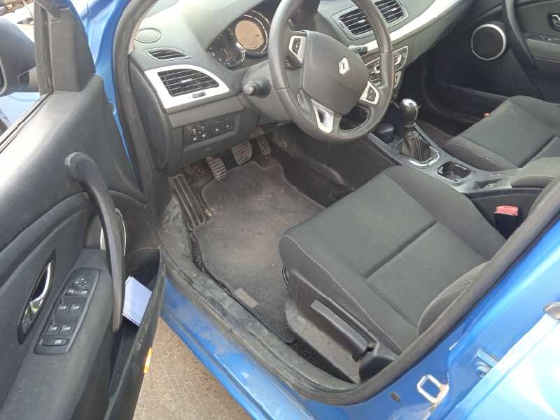 renault megane iii berlina 5 p del año 2012