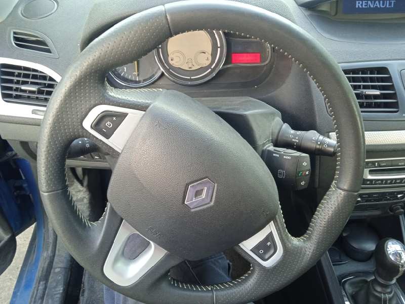 renault megane iii berlina 5 p del año 2012