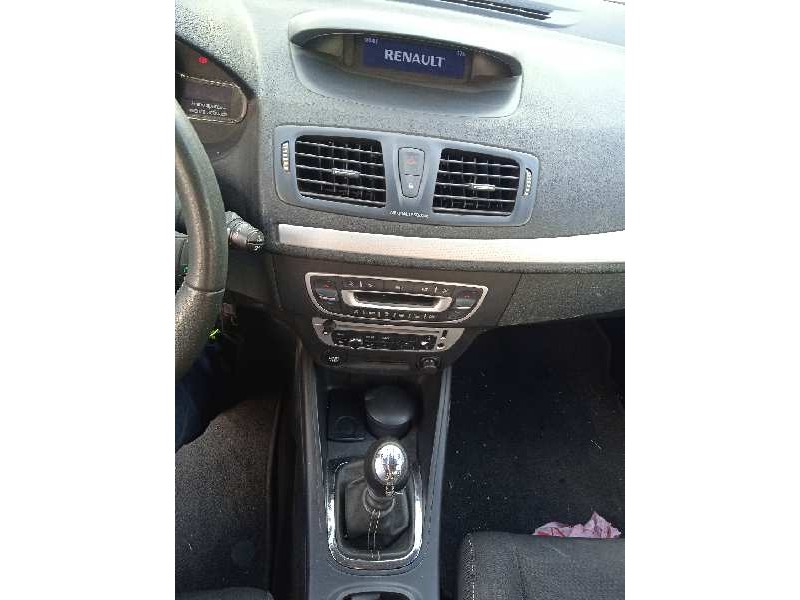 renault megane iii berlina 5 p del año 2012