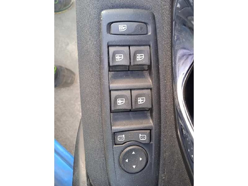 renault megane iii berlina 5 p del año 2012