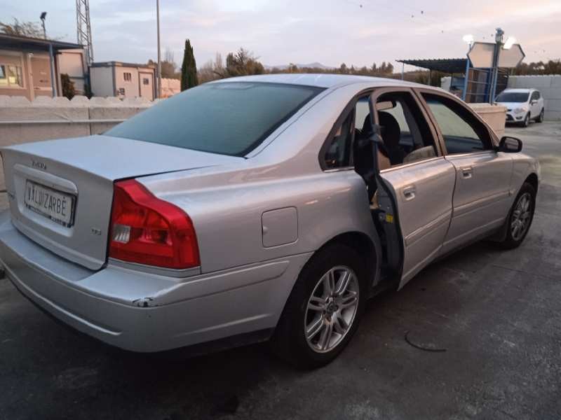 volvo s80 berlina del año 2003