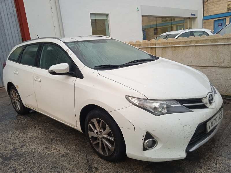 toyota auris touring sports (e18) del año 2014