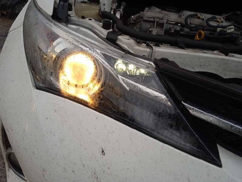 toyota auris touring sports (e18) del año 2014