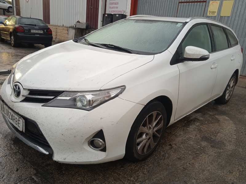 toyota auris touring sports (e18) del año 2014