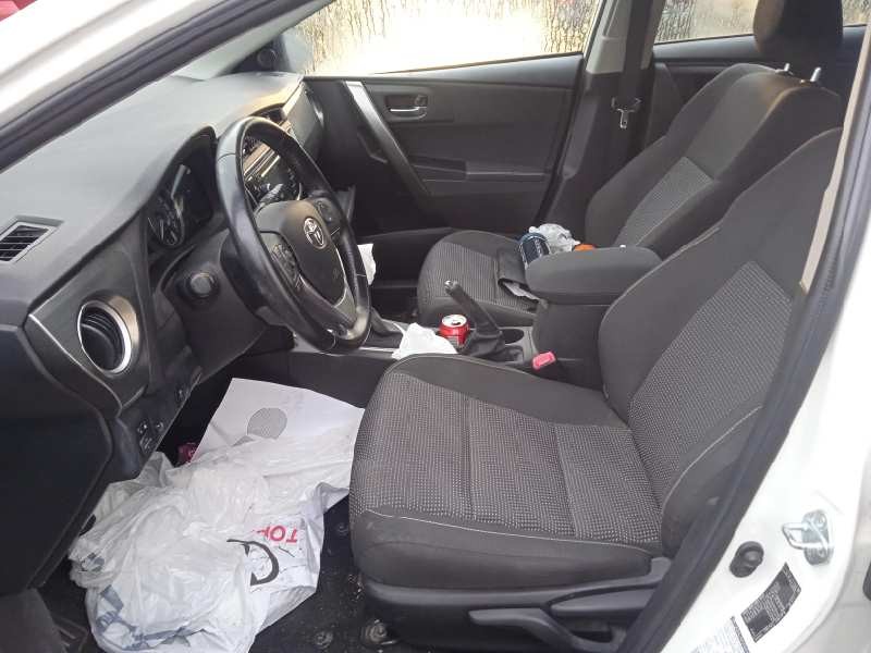 toyota auris touring sports (e18) del año 2014