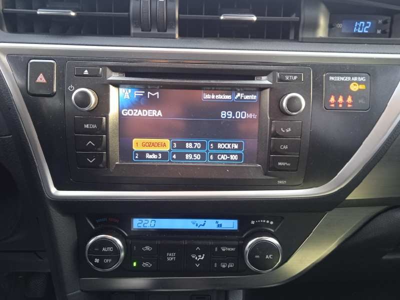 toyota auris touring sports (e18) del año 2014