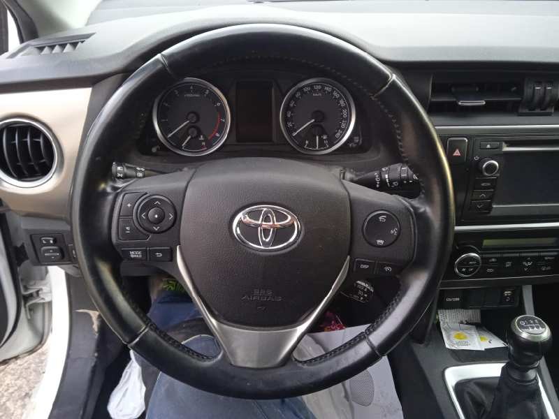 toyota auris touring sports (e18) del año 2014