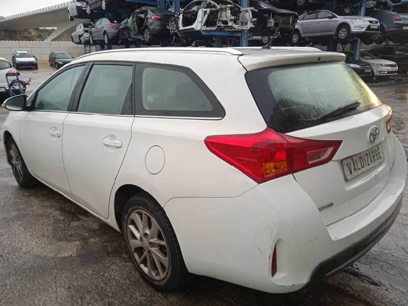 toyota auris touring sports (e18) del año 2014