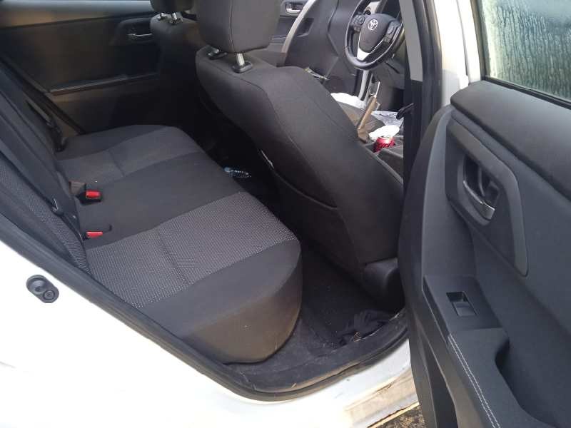 toyota auris touring sports (e18) del año 2014