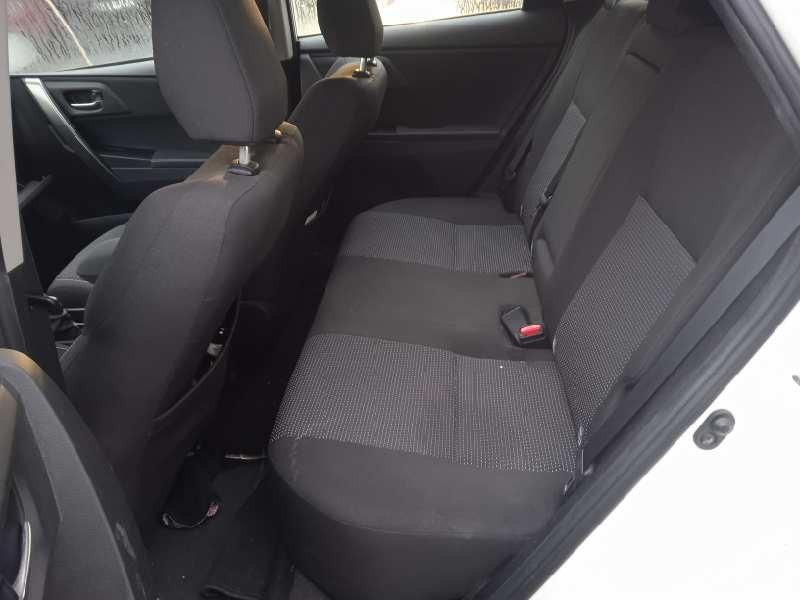 toyota auris touring sports (e18) del año 2014