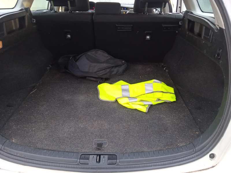 toyota auris touring sports (e18) del año 2014